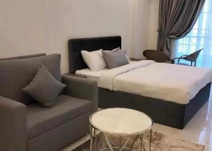 كمبوند سكاي 2 * Gurdaka