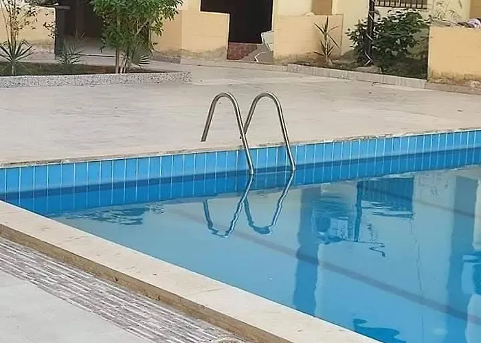كمبوند سكاي 2 * Gurdaka
